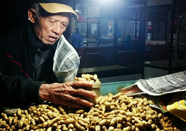 Orang-Orang Yang Tanpa Disadari Ternyata Butuh Media Cetak