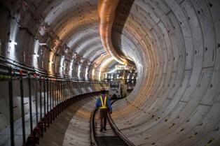 Melihat dari Dekat Pembangunan MRT 