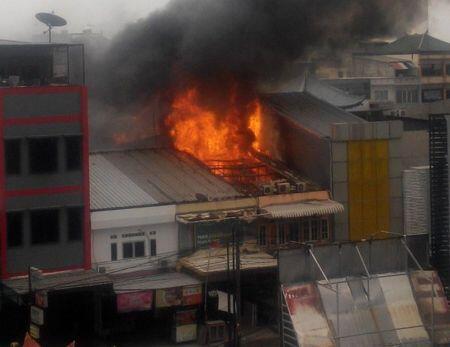 Ruko di Muara Karang Terbakar