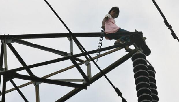 Pipit &quot;Spider Kid&quot; Sempat Dipukuli Orang Sebelum Tewas Tertabrak Kereta