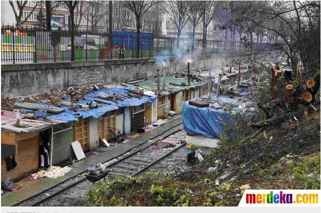 Begini kondisi permukiman kumuh pinggir rel Kota Paris