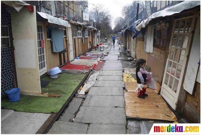 Begini kondisi permukiman kumuh pinggir rel Kota Paris