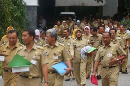 Mulai Senin Depan, Seragam PNS Kemendagri dan Pemda Berubah