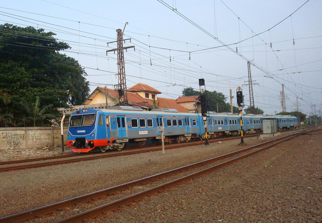 Produk Kereta Api buatan Dalam Negeri