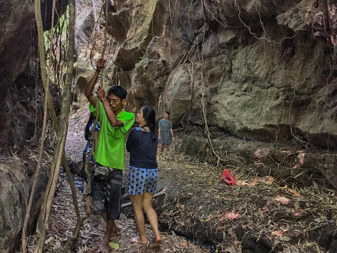 Keindahan Hidden Canyon di Beji Guwang