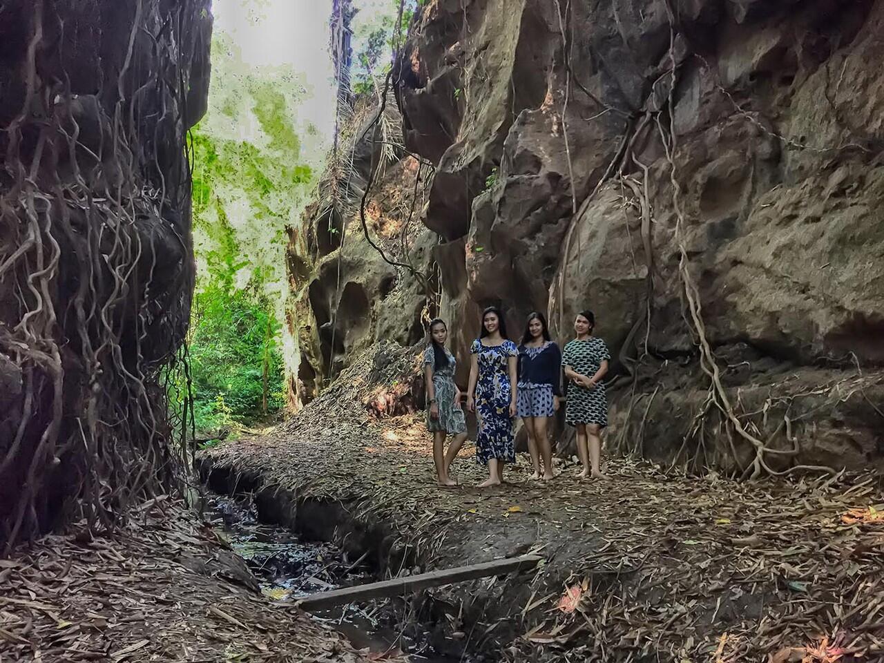 Keindahan Hidden Canyon di Beji Guwang