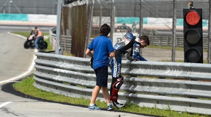 Rider Motogp Lari 320 Kpj Ban Pecah, Bahaya Ini Nyeselin Eh Michelin!