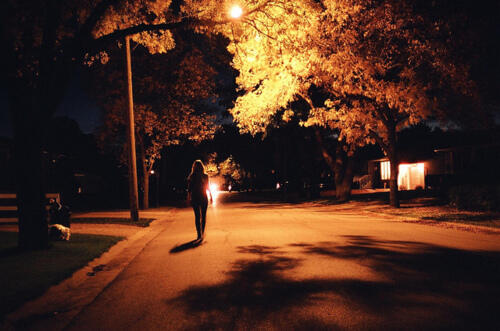 Ini baru seru & simple. Ayo coba Midnight Walk. Berani ?
