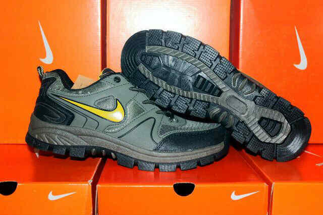 Jual Sepatu Sport, Running Shoes, Casual Branded dan Handmade Muraaah Meriaah...