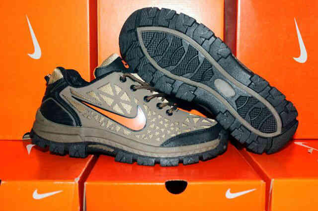 Jual Sepatu Sport, Running Shoes, Casual Branded dan Handmade Muraaah Meriaah...