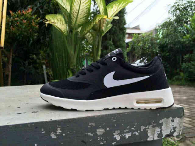 Jual Sepatu Sport, Running Shoes, Casual Branded dan Handmade Muraaah Meriaah...