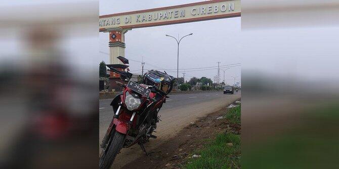 Bawa kardus, pemotor ini ditilang di Cirebon &amp; dimintai Rp 500 ribu