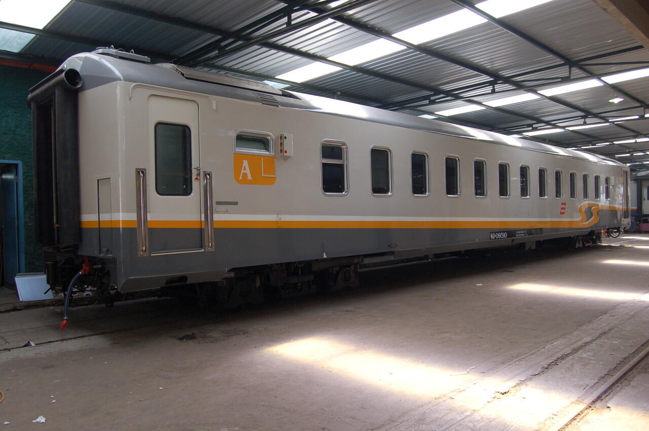 25 Deretan Kereta Api Keren Buatan Anak Bangsa