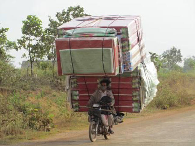 Bawa Kardus Kecil Kena Tilang Di Cirebon, Gimana Kalau Sebesar atau Sebanyak Ini?