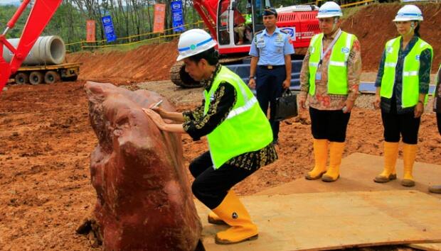 Di Depan Bos Media, Jokowi Bacakan Judul Berita yang Menganggu