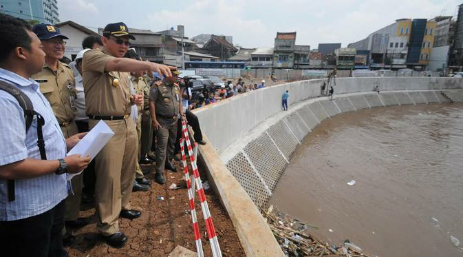 Ahok Curiga Ada yang Sengaja Bikin Jakarta Banjir