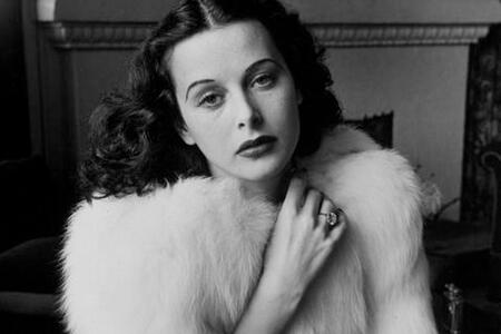 Hedy Lamarr, Si Jenius di Balik Adegan Orgasme Pertama di Film