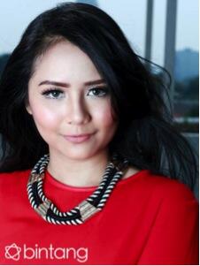 Gita Gutawa, Penyanyi Mungil yang Semakin Dewasa &#91;++FOTO&#93;