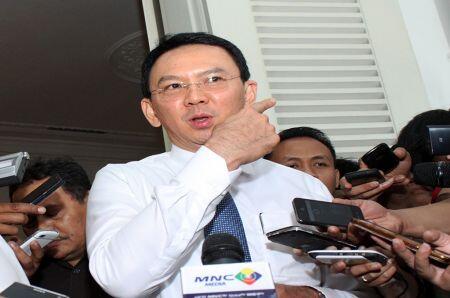 Saban Rabu, PNS DKI Berkemeja Putih seperti Jokowi