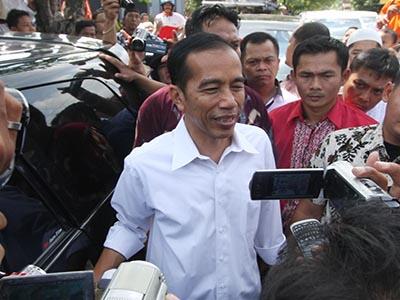 Saban Rabu, PNS DKI Berkemeja Putih seperti Jokowi