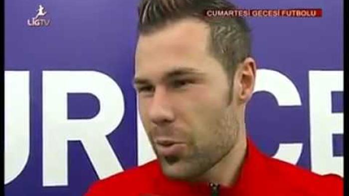 LIMA PEMAIN SEPAK BOLA DUNIA YANG NAMANYA UNIK