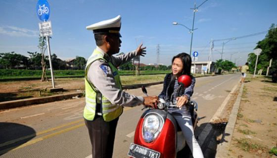Beberapa alasan kenapa ada orang yang gak pake helm