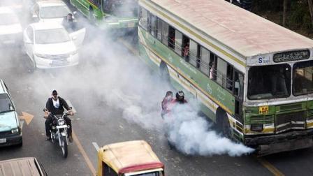 Berbagai Hal Ngeselin yang Terjadi di Lampu Merah