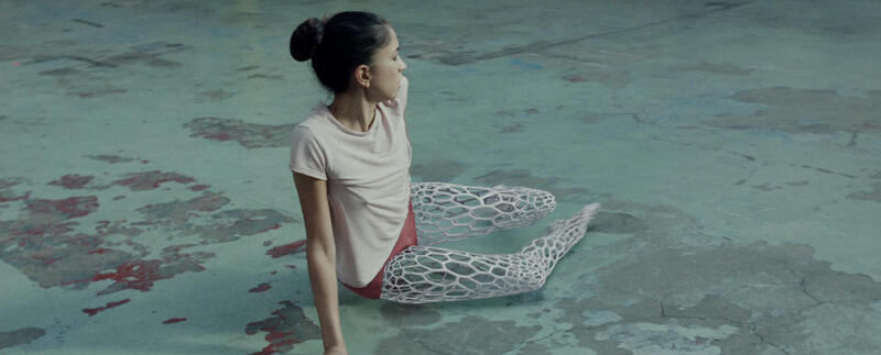 The see-through visual effects of "Wide Open"