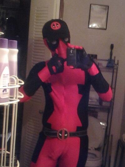 Hal-hal yang Sulit Dilakukan oleh Deadpool dengan Kostumnya