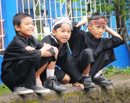 TEMA HARI YANG UNIK DI BANDUNG