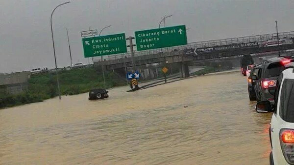 Jasa Marga: Banjir Tol JKT-Cikampek Limpahan Lippo Cikarang