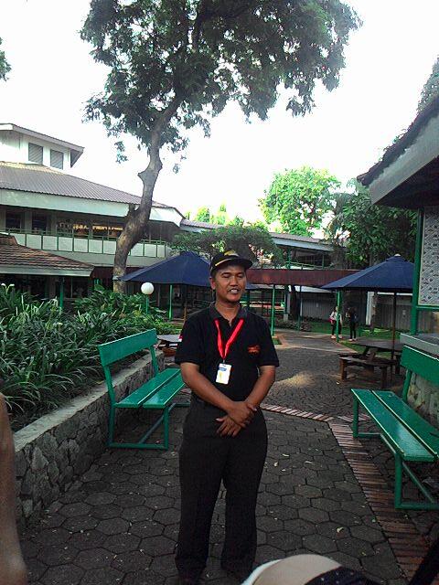 Sekolah JIS, Peduli Dengan Masyarakat Sekitar