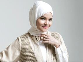 Sisi Lain Si Penyanyi Cantik Terry Shahab