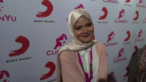 Sisi Lain Si Penyanyi Cantik Terry Shahab