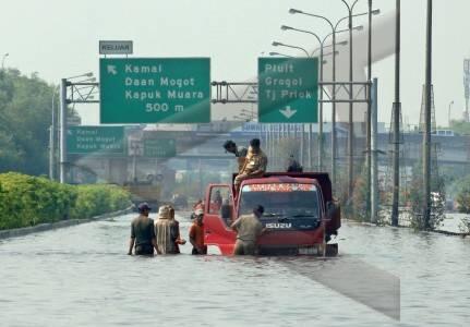 Banjir di Tol, Jasa Marga Ganti Rugi Kendaraan yang Rusak
