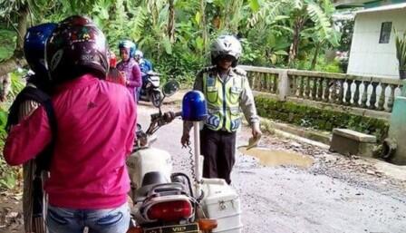 Polantas Razia di Jalanan Kampung Dikecam Netizen