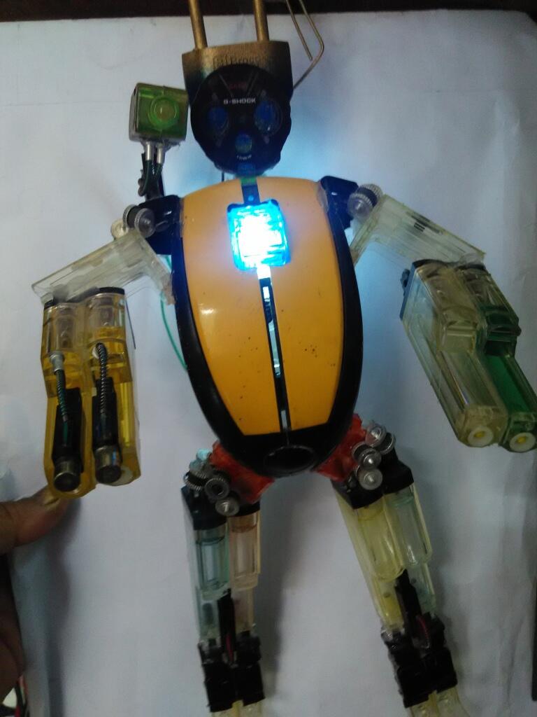 BUTUH WAKTU 3 JAM BIKIN ROBOT DARI KOREK GAS KARYA ANE gan,,,!!