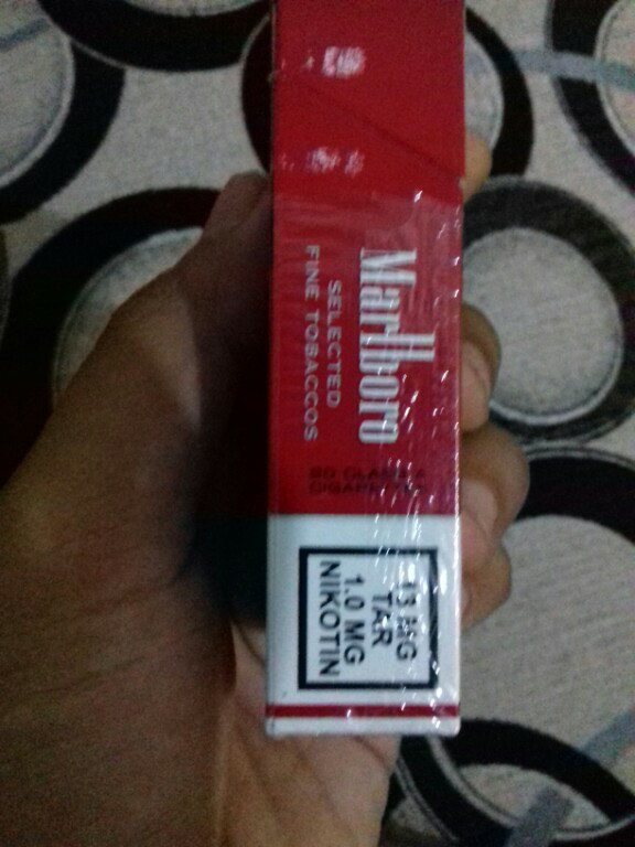 REVIEW MARLBORO MERAH