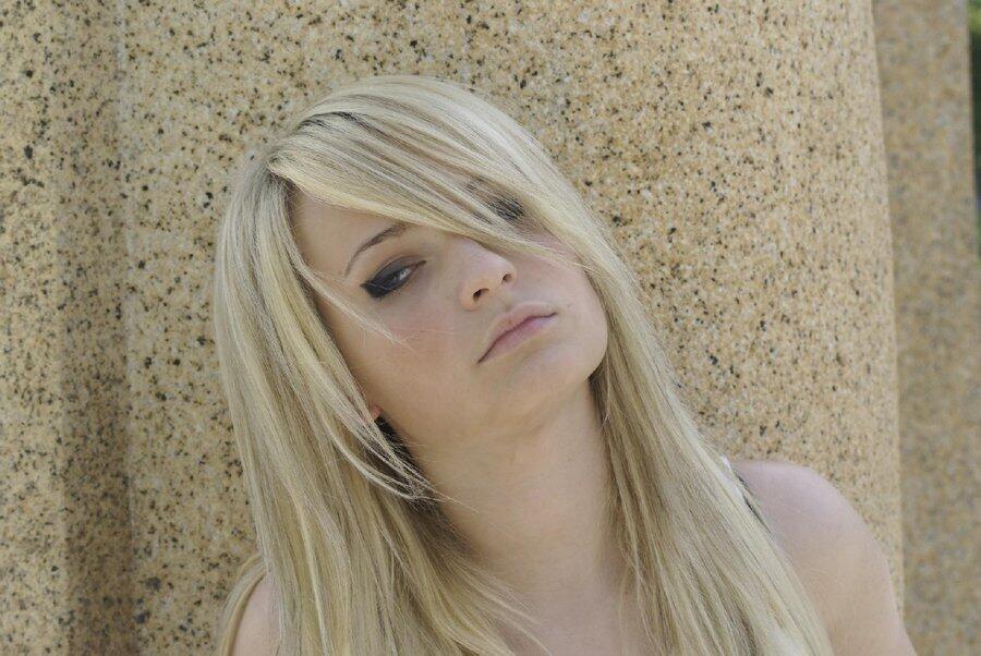 Mengover lagu, Gadis Cantik ini Mendapat view yang fantastis