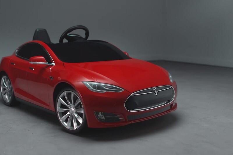 (Sayang anak) Mobil miniatur Tesla model S untuk anak2 