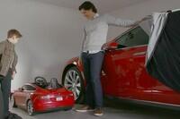(Sayang anak) Mobil miniatur Tesla model S untuk anak2 