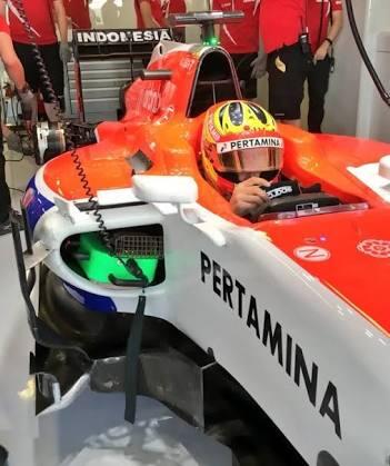 flash news : rio haryanto resmi membalap di F1 gan