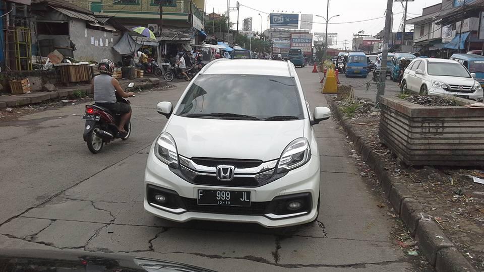 Video Mobil Melawan Arus Diperbolehkan Polisi Ramai di Medsos