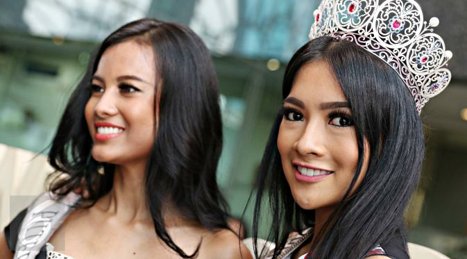 Finalis Putri Indonesia 2016 Menangis di Depan Ahok