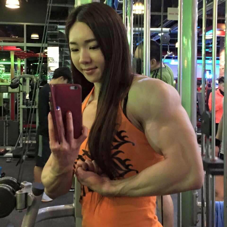 CANTIK SIH... TAPI...??? BERANI LAWAN MEREKA ???