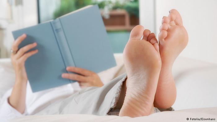 7 Alasan Kenapa Kita Harus melepaskan Alas Kaki Sebelum Masuk Ke Dalam Rumah