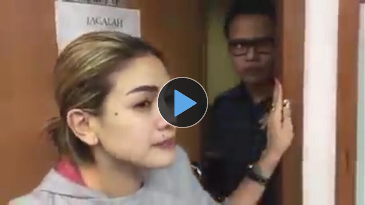 Kelakuan si nikita mirzani (Hot Kaya' Makan Rujak)