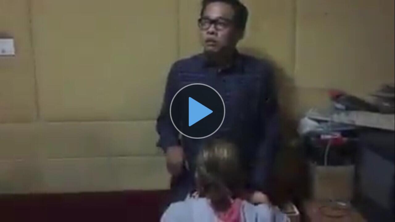 Kelakuan si nikita mirzani (Hot Kaya' Makan Rujak)