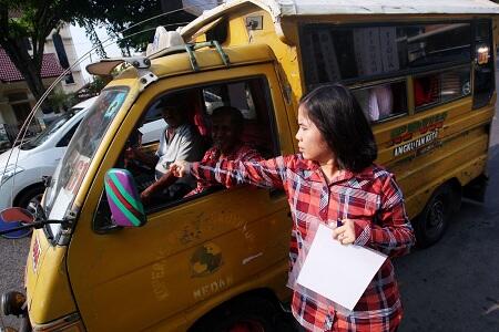 Kenyataan Pahit yang Kamu Hadapi sebagai Pengguna Angkot dan Bis Kota di Indonesia 