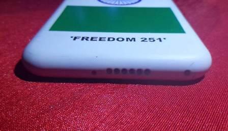 Kebangetan Murahnya, Di India Smatphone Cuman Dijual Seharga 49 ribu!!!